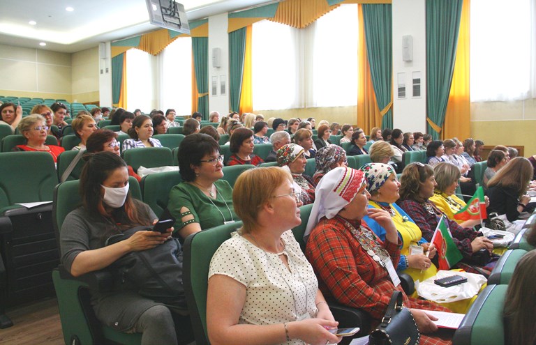 В Ижевске состоялась Межрегиональная научно-практическая конференция «Родной язык как фактор культурной идентичности»